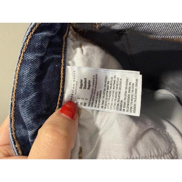 American Eagle Dark Wash Mom Jean, Women's Size 2 - Picture 7 of 9